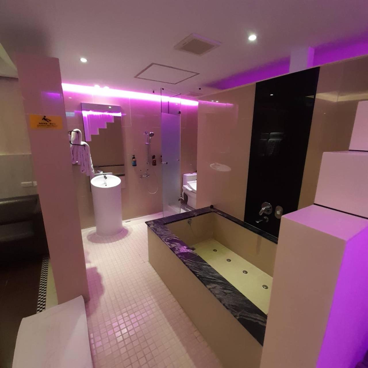 King Motel王者 桃園市旅館177號 Eksteriør bilde